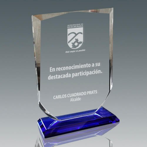 Galvano de cristal con forma de escudo 13,5 × 19 cm 2