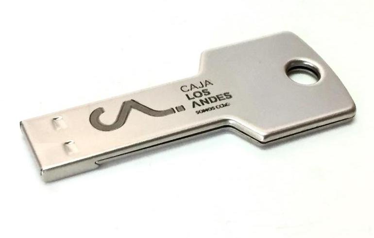 Pendrive metálico con forma de llave 16 GB 3