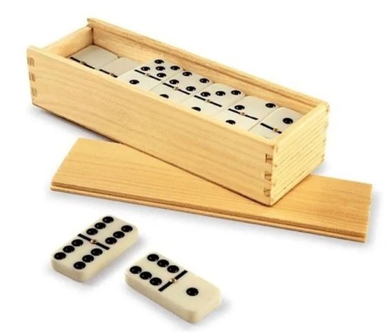 Juego de dominó en caja de madera 2