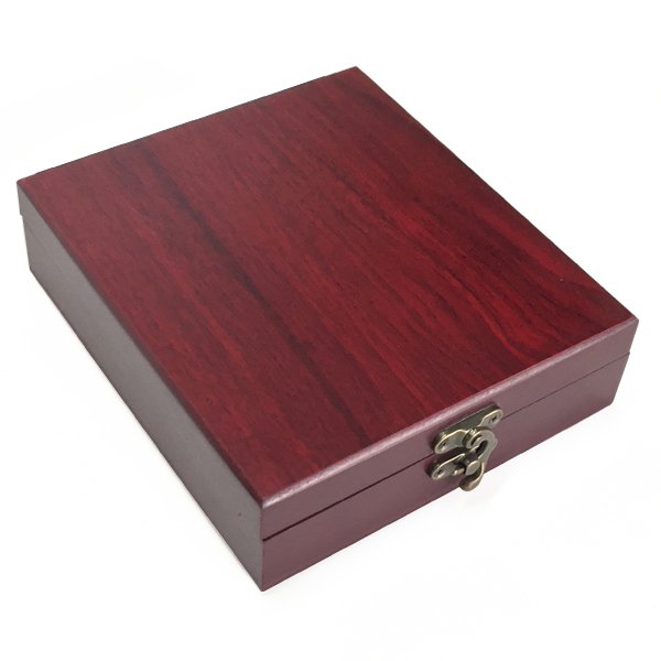 Set de vino en caja de madera con termómetro 1